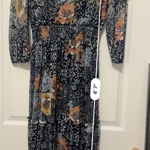 Stella and Julie Semi dress - Picture 9 of 9